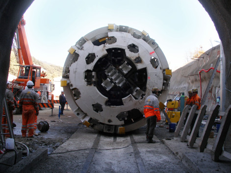 Bracons Safety Tunnel, Tunneling